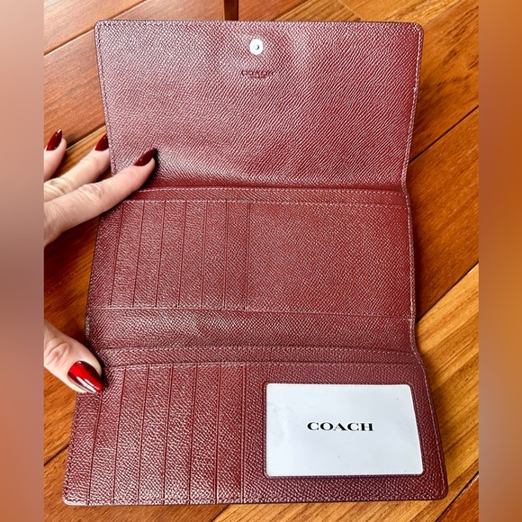 Coach Coral Leather Wallet EUC - Picture 5 of 9